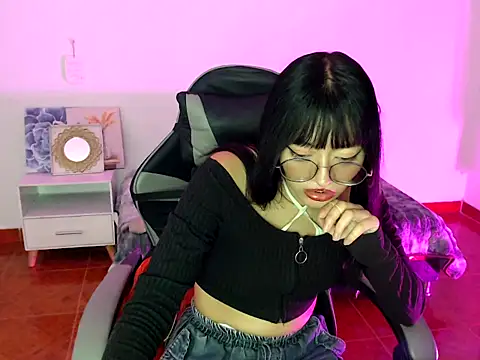 Snapshot of Isabella__666 chatting on November 13, 2025, 4:00 am Isabella 666 online show from November 13, 2025, 4:00 am