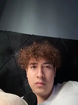 FresitAlexit0 online show from November 11, 2025, 3:34 pm