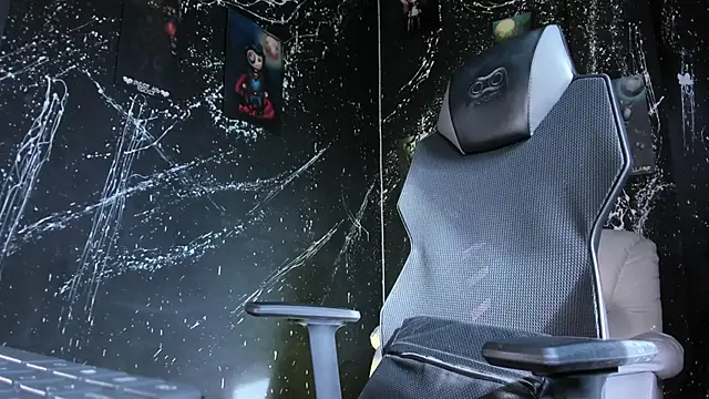 MelodySnow online show from October 21, 2025, 8:20 pm