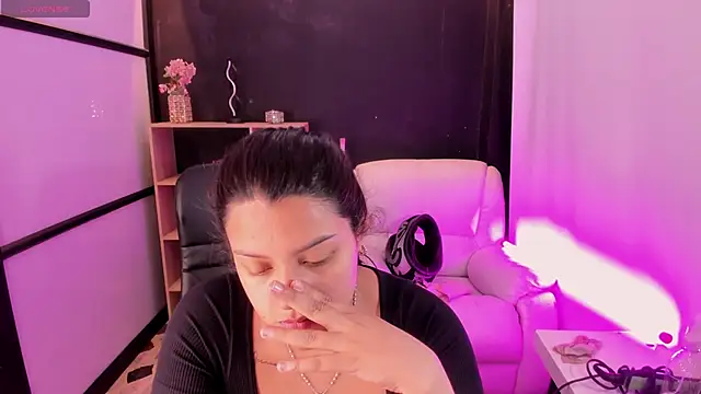 MelodySnow online show from November 9, 2025, 8:29 pm