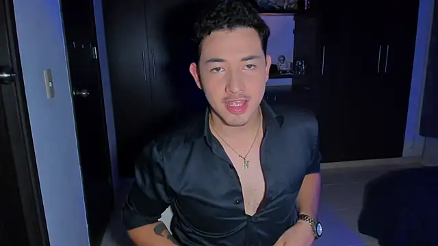 Lexmiller18 online show from October 24, 2025, 1:13 am