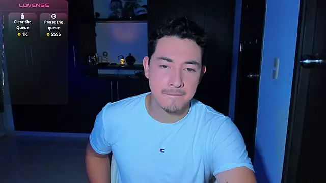 Lexmiller18 online show from October 27, 2025, 5:55 am