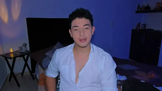 Lexmiller18 online show from November 3, 2025, 2:24 am