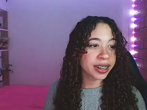 Snapshot of Medussa3033 chatting on March 1, 2026, 5:20 am Medussa3033 online show from March 1, 2026, 5:20 am