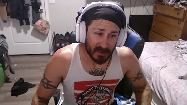 Snapshot of KatMan2869 chatting on July 10, 2026, 5:34 am KatMan2869 online show from July 10, 2026, 5:34 am