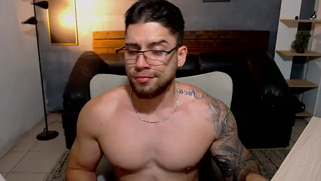 Snapshot of Mike_montoya01 chatting on June 30, 2026, 10:33 pm Mike montoya01 online show from June 30, 2026, 10:33 pm