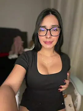 MiaSofia   online show from May 4, 2026, 5:58 am