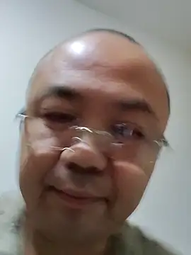 caige8888 online show from November 11, 2025, 12:38 pm