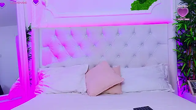 AriannaSins online show from January 15, 2026, 1:16 pm