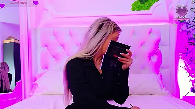 AriannaSins online show from March 30, 2026, 12:17 pm