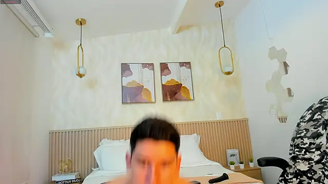 Snapshot of Valentino_ceratii chatting on October 21, 2025, 6:36 am Valentino ceratii online show from October 21, 2025, 6:36 am