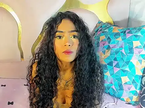 camilaqueenh online show from October 18, 2025, 1:19 am