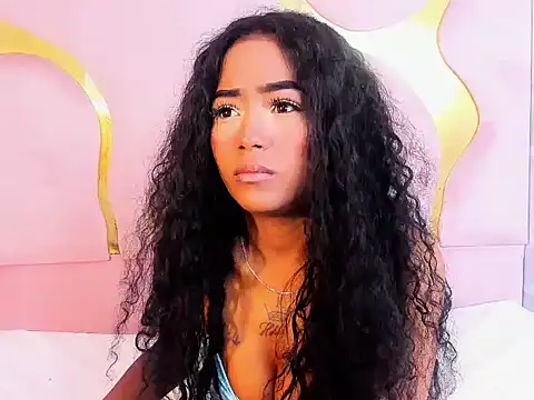 camilaqueenh online show from October 23, 2025, 3:39 am