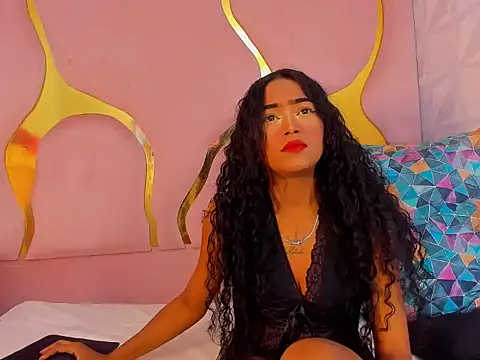 camilaqueenh online show from October 25, 2025, 3:36 am