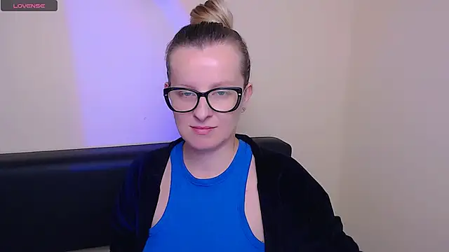 AllaLeomz online show from October 16, 2025, 6:58 am