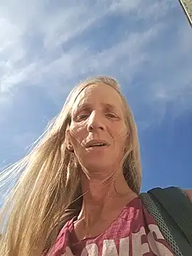 Snapshot of Cheryl_F chatting on April 29, 2026, 3:16 pm Cheryl F online show from April 29, 2026, 3:16 pm