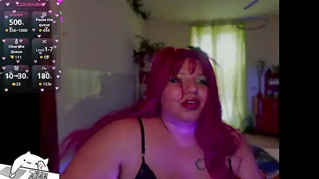 FullSizeQueen online show from October 26, 2025, 9:37 am