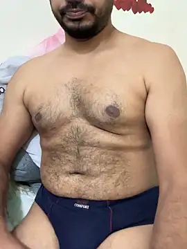 Handsome8677 online show from December 15, 2025, 1:04 pm