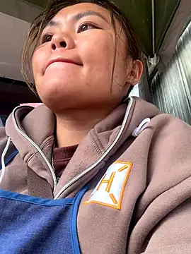 panda-bae online show from October 19, 2025, 3:07 am