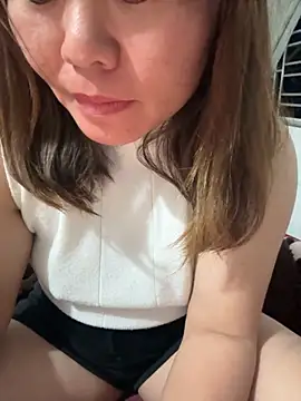 panda-bae online show from November 4, 2025, 12:59 pm