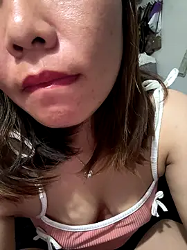 panda-bae online show from November 10, 2025, 12:04 pm