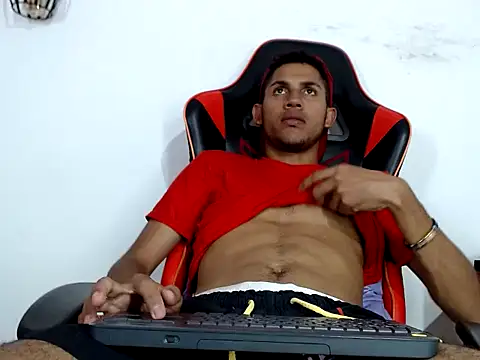 Snapshot of sexy_latin_cum chatting on October 18, 2025, 11:16 pm sexy latin cum online show from October 18, 2025, 11:16 pm