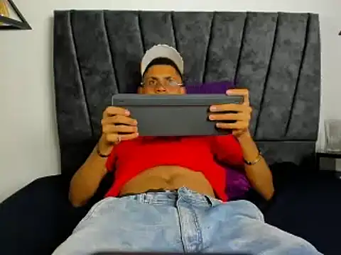 Snapshot of sexy_latin_cum chatting on October 31, 2025, 2:34 am sexy latin cum online show from October 31, 2025, 2:34 am