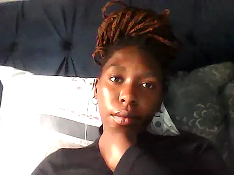 Snapshot of sexysmalldaily04 chatting on October 16, 2025, 8:37 am sexysmalldaily04 online show from October 16, 2025, 8:37 am