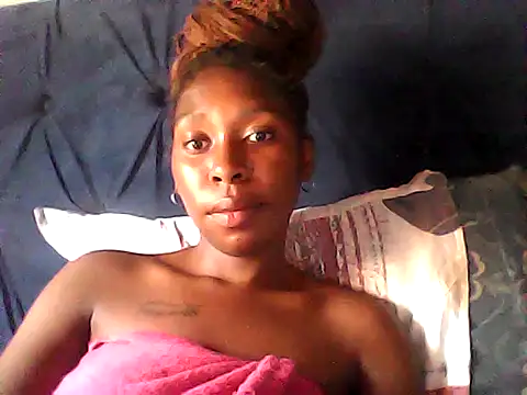 Snapshot of sexysmalldaily04 chatting on October 24, 2025, 11:39 am sexysmalldaily04 online show from October 24, 2025, 11:39 am