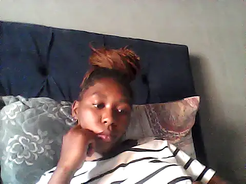 Snapshot of sexysmalldaily04 chatting on October 26, 2025, 12:22 pm sexysmalldaily04 online show from October 26, 2025, 12:22 pm