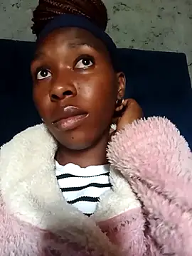 Snapshot of sexysmalldaily04 chatting on November 4, 2025, 8:02 am sexysmalldaily04 online show from November 4, 2025, 8:02 am