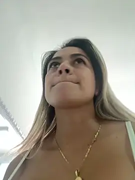 valentina herrrera online show from March 10, 2026, 4:23 pm