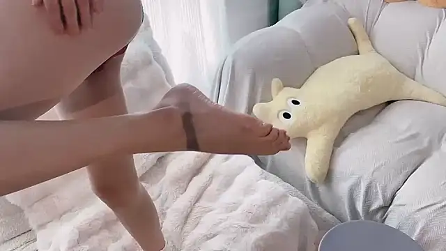 lsevenlll online show from February 16, 2026, 6:31 am