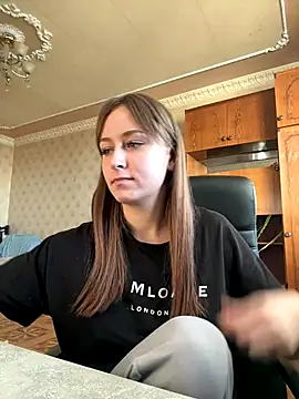 Snapshot of SinfulDream chatting on October 22, 2025, 1:11 pm SinfulDream online show from October 22, 2025, 1:11 pm