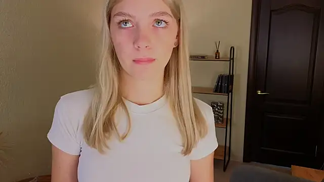 Susan Sanders  online show from October 25, 2025, 7:49 am