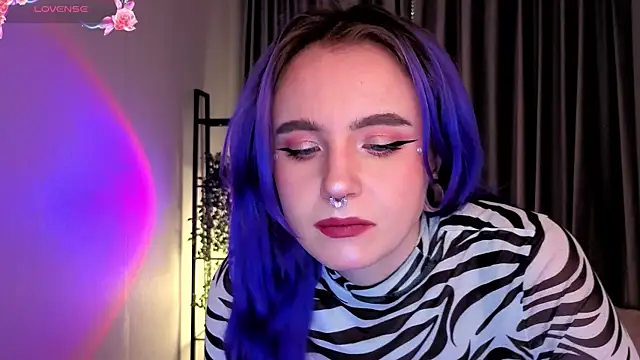 Snapshot of AleksaDivine chatting on October 20, 2025, 9:48 pm AleksaDivine online show from October 20, 2025, 9:48 pm