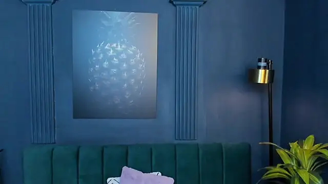 emilythyson online show from October 24, 2025, 12:12 pm