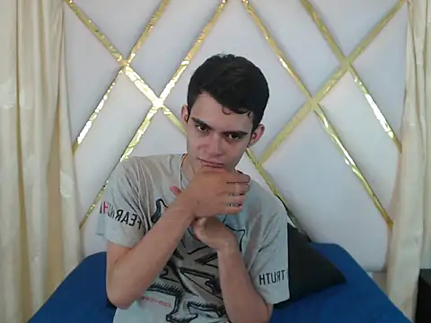 Snapshot of Kain_noir_ chatting on October 20, 2025, 5:24 pm Kain noir online show from October 20, 2025, 5:24 pm