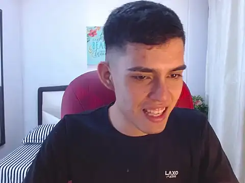 Snapshot of Kain_noir_ chatting on October 29, 2025, 7:59 pm Kain noir online show from October 29, 2025, 7:59 pm