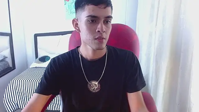 Snapshot of Kain_noir_ chatting on October 30, 2025, 7:58 pm Kain noir online show from October 30, 2025, 7:58 pm