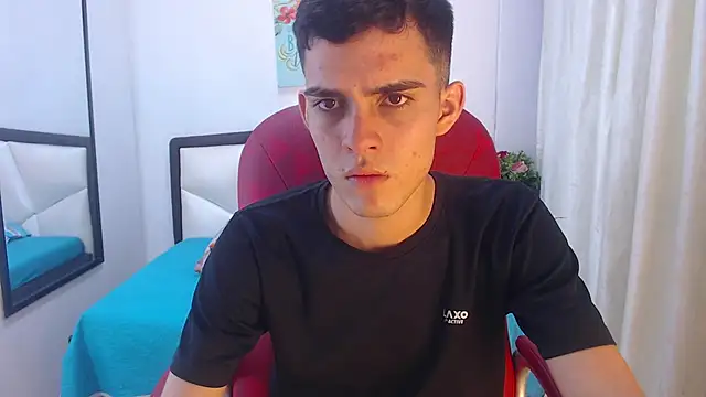 Snapshot of Kain_noir_ chatting on November 1, 2025, 7:38 pm Kain noir online show from November 1, 2025, 7:38 pm