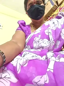 Snapshot of hot-telugu-queen chatting on October 24, 2025, 7:38 am hot-telugu-queen online show from October 24, 2025, 7:38 am