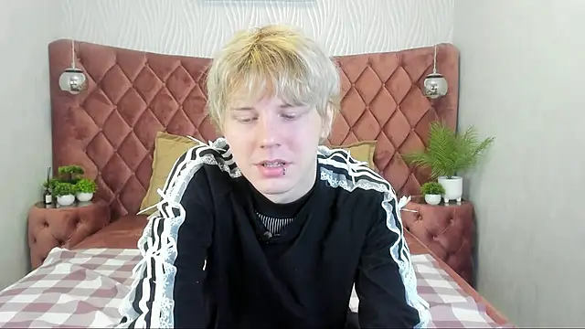 KevinMilky online show from October 24, 2025, 2:57 pm