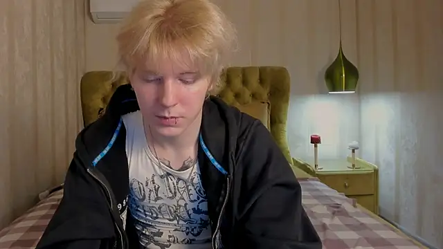 KevinMilky online show from November 12, 2025, 3:01 pm