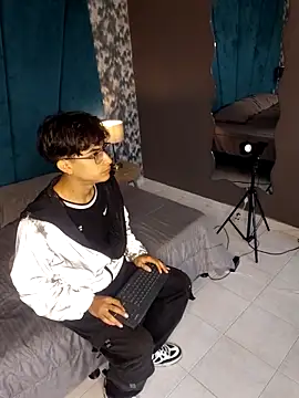 Aaron Eze online show from March 20, 2026, 11:59 am