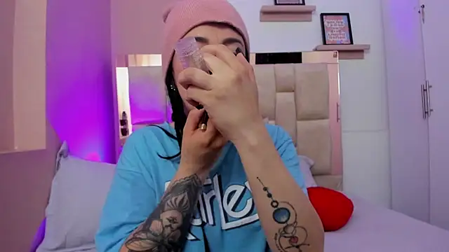 Eviiece online show from November 4, 2025, 3:05 am