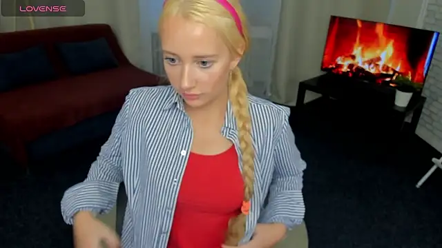 AuroraSkyee online show from November 10, 2025, 3:00 pm