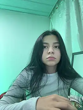 Snapshot of Midori_rosse chatting on May 17, 2026, 2:20 am Midori rosse online show from May 17, 2026, 2:20 am