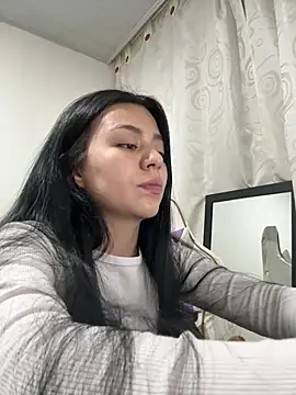 Snapshot of Midori_rosse chatting on May 18, 2026, 1:24 am Midori rosse online show from May 18, 2026, 1:24 am
