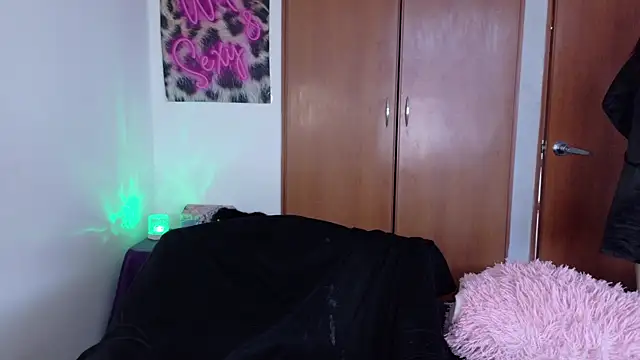 Snapshot of KittyJane chatting on July 16, 2026, 5:30 pm KittyJane online show from July 16, 2026, 5:30 pm